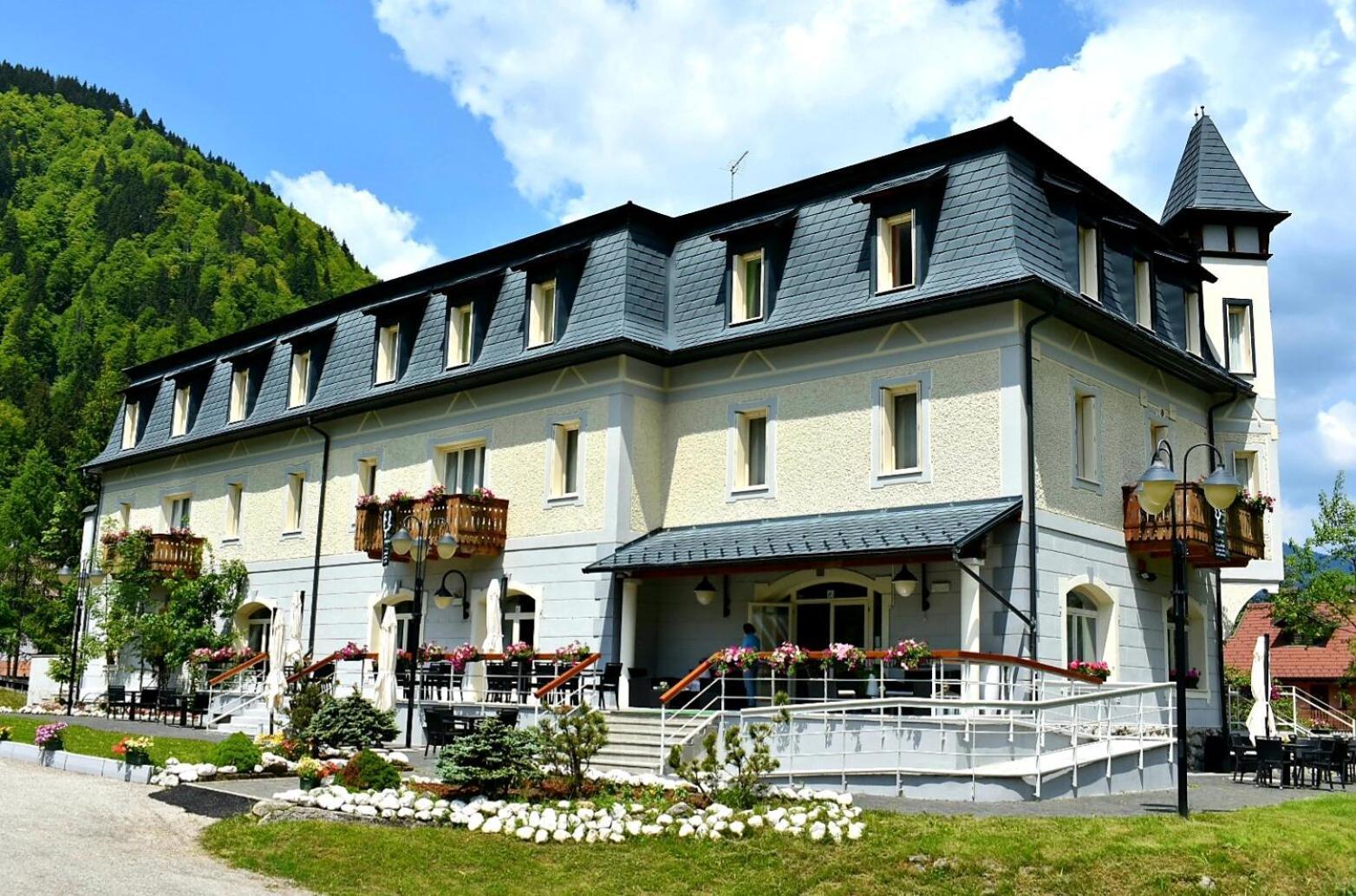 Hotel Saisera Вальбруна Экстерьер фото