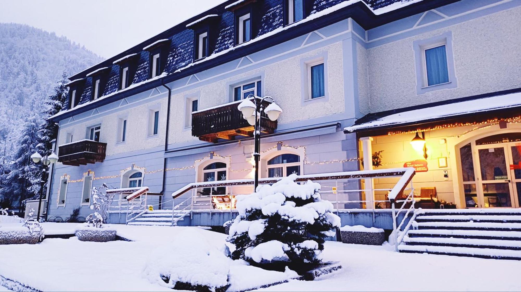 Hotel Saisera Вальбруна Экстерьер фото
